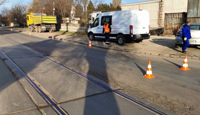 ATENȚIE, ȘOFERI! Trafic rutier restricționat total pe tronsonul cuprins între fabrica de celuloză și bulevardul Aurel Vlaicu. - x-trafic-rutier-blocat-1678445304.jpg