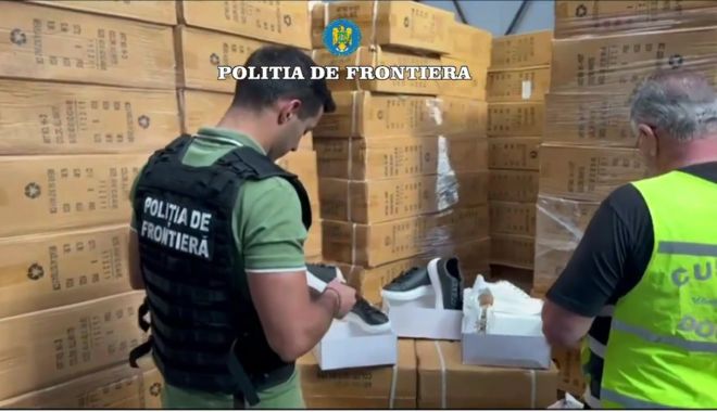 VIDEO. Un transport uriaş de încălţăminte susceptibilă a fi contrafăcută, descoperit în Portul Constanţa