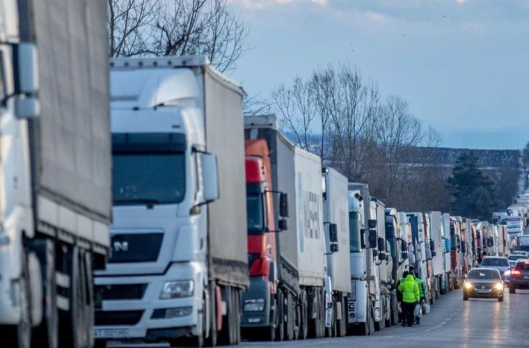 Acțiune fulger pe DN 2A. 53 de sancțiuni aplicate și nouă taloane retrase - x-transport-marfa-1771334668.webp