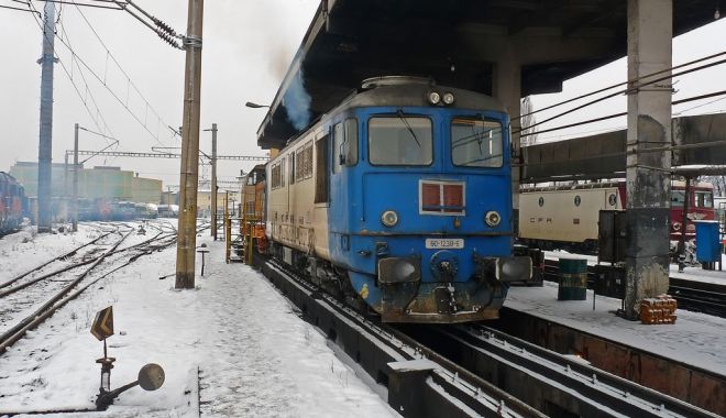 Traficul feroviar se desfăşoară, în continuare, în condiţii de iarnă - x-trenuri-1705228492.jpg