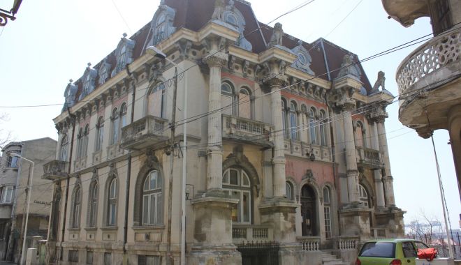 Tur de case celebre vechi din Constanţa. Participarea este gratuită