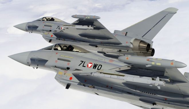 Aeronave Eurofighter Typhoon britanice au aterizat la Mihail Kogălniceanu - xaeronave-1648729347.jpg