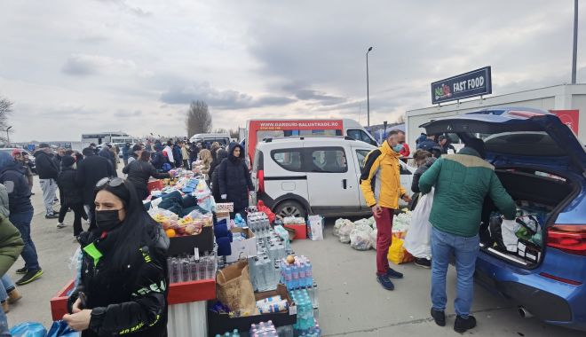 Șoferii de transport alternativ din Constanța donează pentru refugiați. „Este nevoie mai ales de pături și apă!” - xajutoruber2-1645961522.jpg