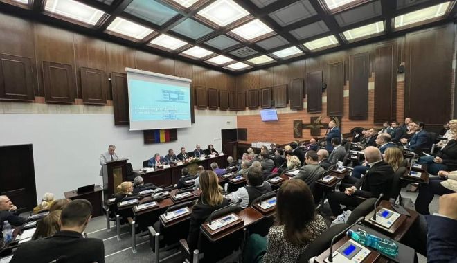 Diane Paula Vancea, realeasă președintele Senatului Universității „Ovidius” - xalegeri-senat-1709219685.jpg