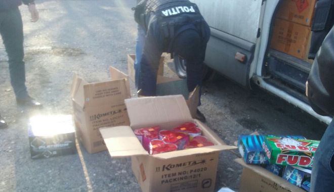 70 de kilograme de artificii, deţinute fără autorizaţie, confiscate de poliţişti - xartificiiconfiscate-1640698964.jpg