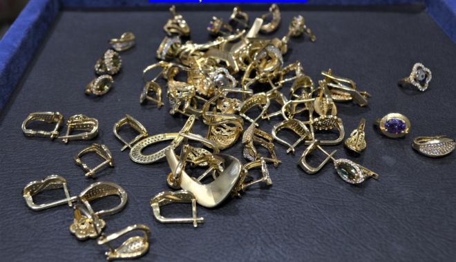 Bijuteriile și amaneturile, la control! Zeci de kilograme de aur, în „visteria” Poliției - xaurconfiscat1-1639663203.jpg