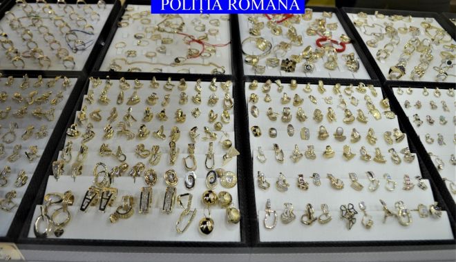Bijuteriile și amaneturile, la control! Zeci de kilograme de aur, în „visteria” Poliției - xaurconfiscat3-1639663214.jpg