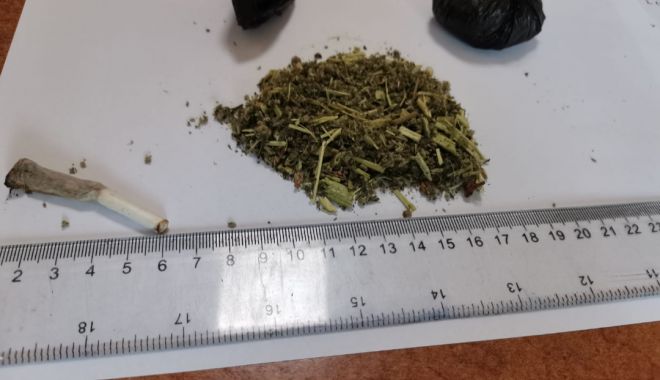 Bărbat prins de jandarmi cu droguri la el, în zona Cireşica - xbarbatprins-1645096906.jpg