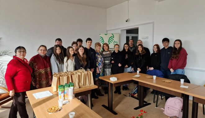Elevi-voluntari ai Colegiului Economic Mangalia, premiați de Banca Regională pentru Alimente Constanţa - xcolegiuleconomic-1675866472.jpg