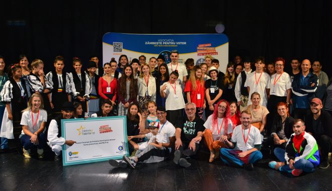 O tânără de la Centrul „Delfinul”, prezentă la gala „Călătoriei Talentelor”