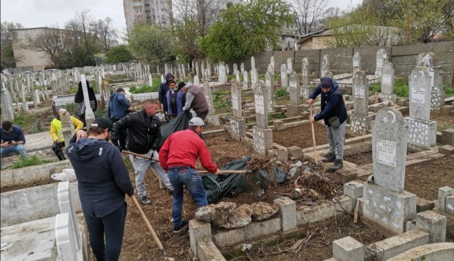 Consilierul local, Ateş Casimceali, face campanie pentru igienizarea cimitirelor musulmane din Constanţa