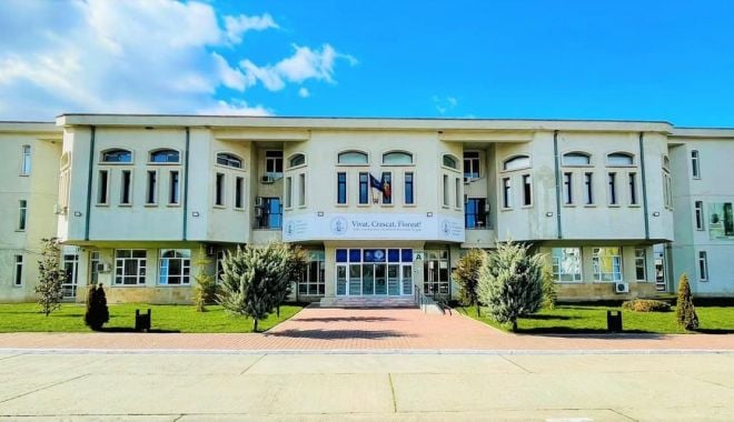Festivitate de deschidere a noului an de învăţământ la Universitatea „Ovidius”