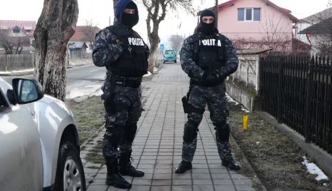 Percheziții în Constanța și în alte județe, la o rețea de traficanți de migranți și de droguri - xdiicotmigrantdroguri-1642594307.jpg