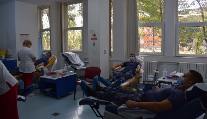 Când constănțenii au nevoie de sânge, elevii Școlii Militare de Maiștri Militari răspund „PREZENT!”