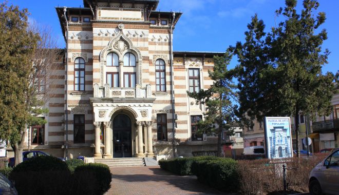 Expoziţie dedicată sărbătorilor, la Muzeul de Artă Populară - xexpozitie-1670849324.jpg
