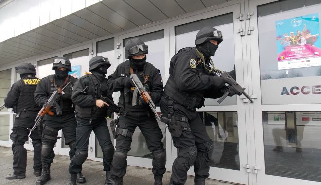 Cămătari din Mangalia, trimiși în judecată de procurorii DIICOT