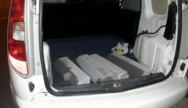 Constănţean prins în timp ce fura bordurile folosite la reabilitarea bulevardului 1 Mai - xfurt-1674636249.jpeg