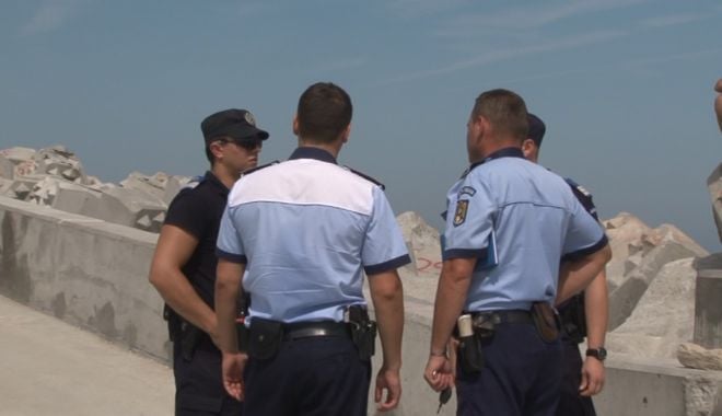 Carduri bancare și un telefon, furate de pe șezlong. Suspectă depistată după o lună! - xfurtsezlong-1628514352.jpg