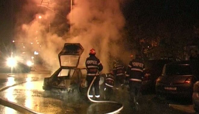 RĂZBUNARE: un bărbat din Tuzla a incendiat mașina vecinei, din cauza unui maidanez! - xincendiumasina-1633006092.jpg