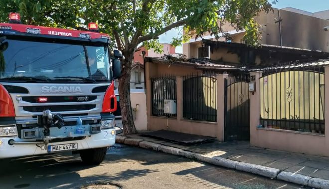 INCENDIU DEVASTATOR în Constanța: trei case au fost mistuite de flăcări! - xincendiusoarelui-1658992637.jpg