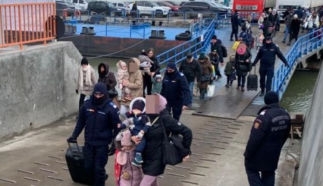 Jandarmii constănţeni dau o mână de ajutor în Vama Isaccea - xjandarmiiconstanteni-1646663049.jpg