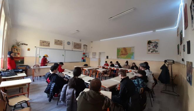 Preocupări susținute pentru promovarea lecturii la Liceul ”Tomis” - xliceultomis-1676464925.jpg