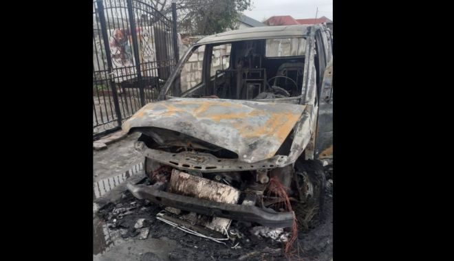 Indivizii care au incendiat o mașină, în Medgidia, au fost arestați - xmasinaincendiatamedgidia3-1671126907.jpg