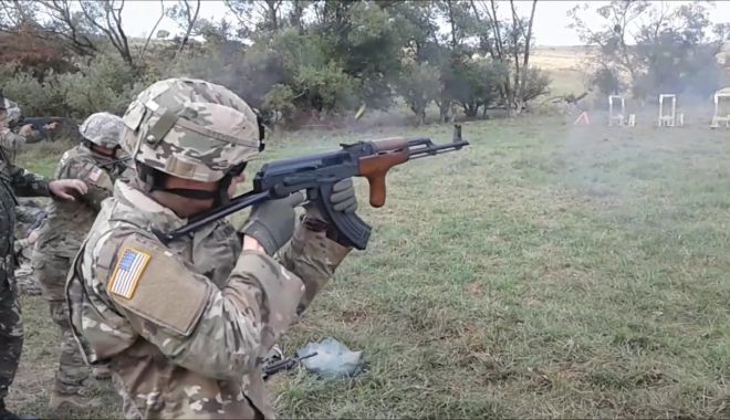 Pistolul mitralieră furat din Mamaia Sat, de negăsit. Ipoteză: militarul atacat citea o rugăciune pe telefon! - xmilitararmafurata-1647869176.jpg