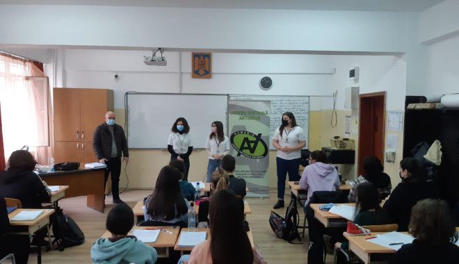 Alarmant: consumul de droguri, stil de viață pentru numeroși adolescenți - xnecenzurat1-1645701524.jpg