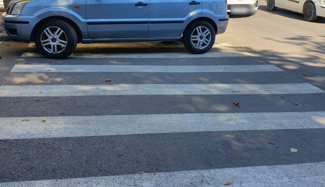 Şofer sancţionat pentru că a oprit maşina chiar pe trecerea de pietoni - xopriri-1665052946.jpg