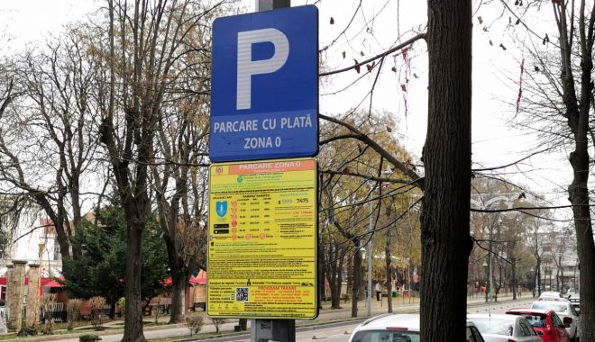 A început procesul de înlocuire a indicatoarelor parcărilor cu plată - xpanouri2-1671542181.jpg