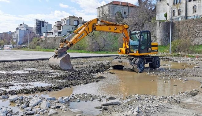 Parcarea de la plaja Modern, de pe un fost teren retrocedat ilegal, reamenajată - xparcareadelaplajamodern-1649772842.jpg