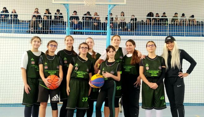 Elevele Liceului „Ovidius”, pe prima treaptă a podiumului, la baschet - xperformante-1671449400.jpg