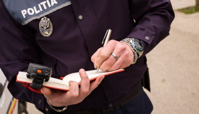 Poliţiştii au luat la puricat staţiunea Eforie. S-au strâns peste 14.000 lei din amenzile aplicate - xpolitistiiauluatlapuricateforie-1657019170.jpg