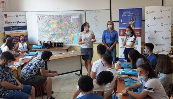 Polițiștii au vizitat copiii aflați în vacanță în taberele din Costinești - xprevenire2-1628601110.jpg