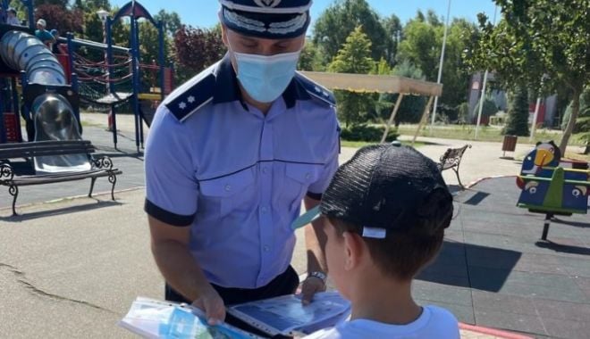 Polițiștii constănțeni au fost în vizită la Școala nr. 7 „Remus Opreanu” - xpreventiv-1631620675.jpg