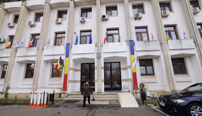 Primăria Constanţa stinge lumina. Ora pământului, marcată sâmbătă seară, 26 martie - xprimariaconstanta-1648208889.jpg