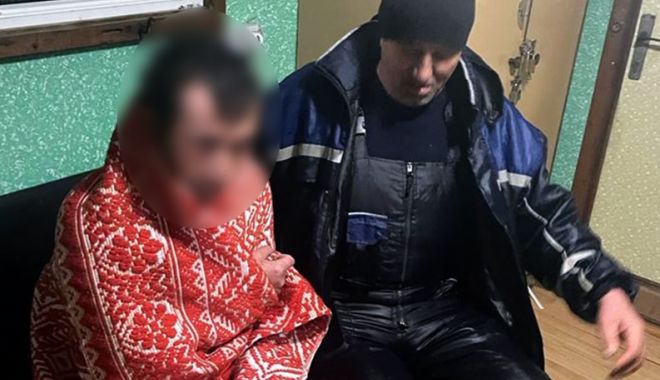 Două persoane care s-au răsturnat cu barca în Dunăre, salvate de polițiștii de frontieră - xrasturnaticubarca2-1675585504.jpg