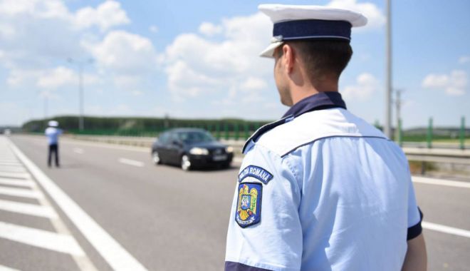 Polițiștii de la Rutieră, în acțiune: zeci de mașini verificate, pe litoral - xrutieraactiuni-1661077245.jpg