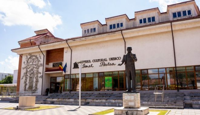Centrul Cultural UNESCO ”Ionel Perlea” din Slobozia, gazda artiștilor plastici constănțeni - xsalonuldevara-1659336070.jpg