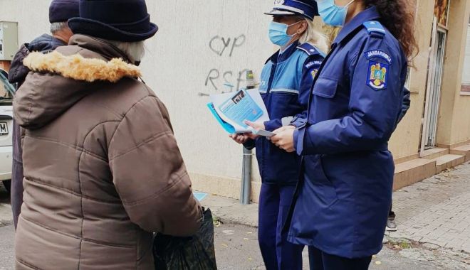„Sărbători în siguranţă!”. Campanie de prevenire a furturilor din locuinţe, demarată de poliţişti - xsarbatoriinsiguranta-1639492961.jpg