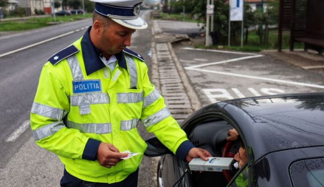 Pericole în trafic: șoferi beți și fără permise, trași pe dreapta de Poliție - xsoferibetifarapermis-1662377589.jpg