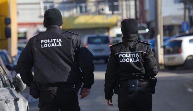 Trei bărbați și o femeie, prinși cu substanțe interzise de polițiștii locali constănțeni - xsubstante-1676109696.jpg