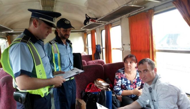 Razii în trenuri. Polițiștii au aplicat sute de amenzi! - xtrenuricontrol-1660727598.jpg