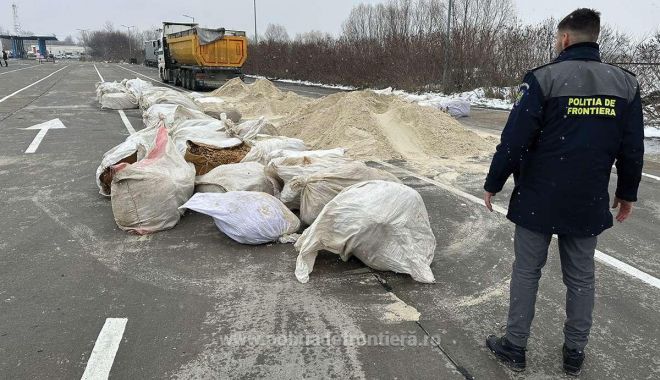 Tutun vrac în valoare de peste 100.000 lei, ascuns în semiremorca unui ansamblu rutier - xtutunvrac-1675248272.jpg