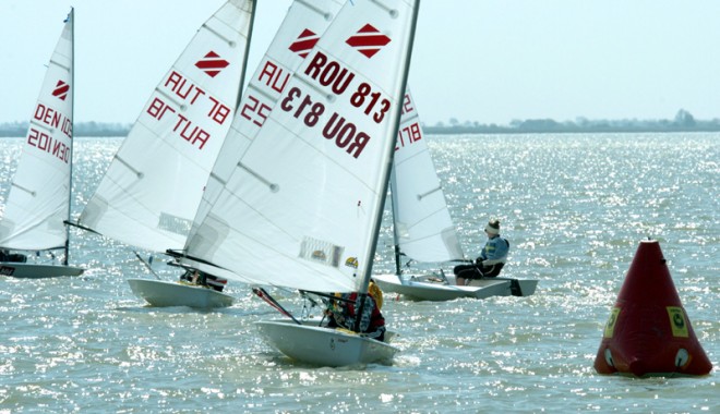 Sportivi din șase țări se vor întrece, începând de mâine, la Trofeul Tomis - yachting-1368649928.jpg