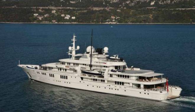 Yacht-ul lui Paul Allen a devastat un rechi de corali protejat - yachtul-1454249713.jpg