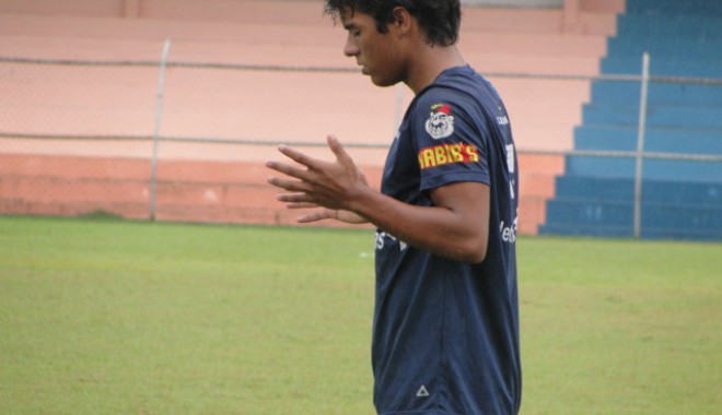 Dinamo testează un jucător brazilian - yagovasco4099-1359390136.jpg