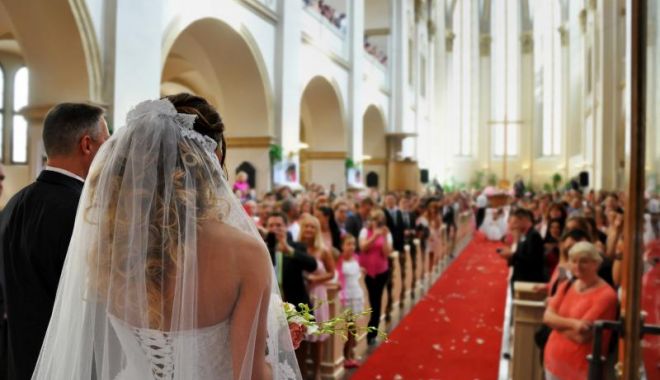 O mireasă a citit ca jurământ la nuntă mesajele trimise de logodnicul ei altei femei - yjdjymmxmzvlzdrhndjiyzjmzddmzdq2-1542620600.jpg