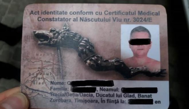 Șofer amendat de politiști, după ce le-a prezentat un buletin de 